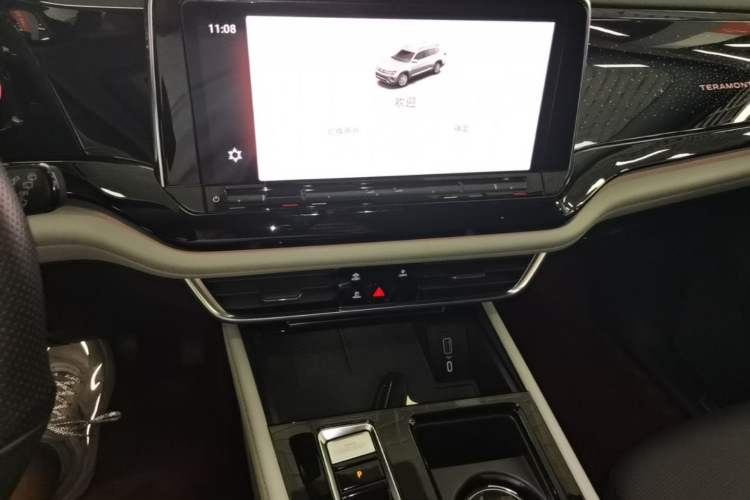 Used Volkswagen Teramont 2023 530 V6 All-Wheel Drive Prestige Flagship Edition Audio And AC Panel