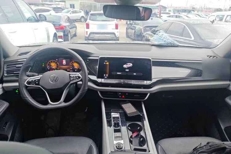 Used Volkswagen Teramont 2023 530 V6 All-Wheel Drive Prestige Flagship Edition Center Console