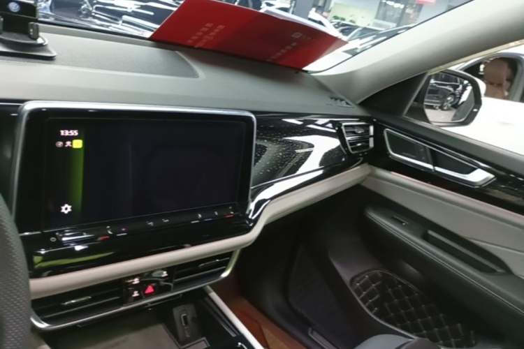 Used Volkswagen Teramont 2023 530 V6 All-Wheel Drive Prestige Flagship Edition Center Console