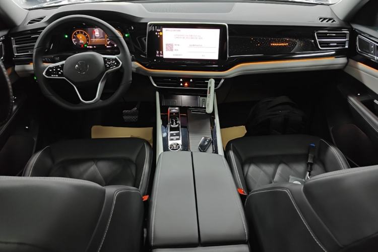 Used Volkswagen Teramont 2023 530 V6 All-Wheel Drive Prestige Flagship Edition Center Console