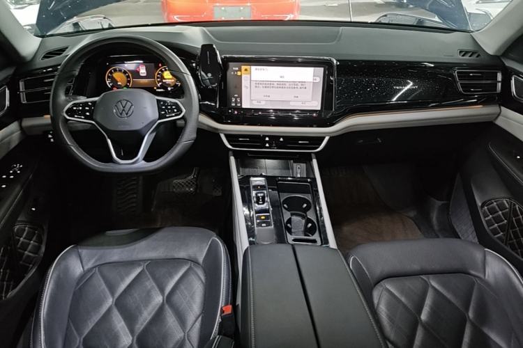 Used Volkswagen Teramont 2023 530 V6 All-Wheel Drive Prestige Flagship Edition Center Console