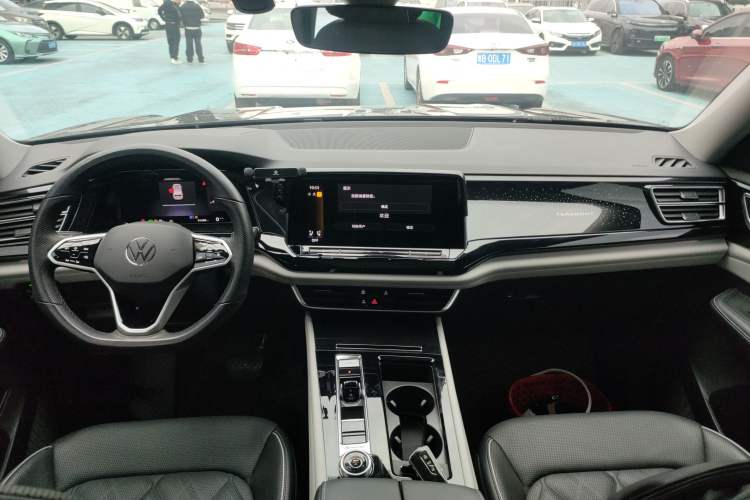 Used Volkswagen Teramont 2023 380TSI Four-Wheel Drive Prestige Flagship Edition Center Console