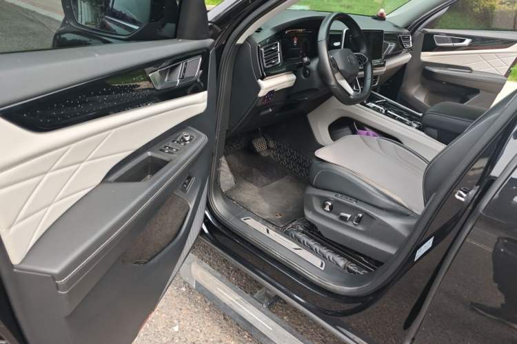 Used Volkswagen Teramont 2023 530 V6 Four-Wheel Drive Prestige Luxury Edition Driver Seat