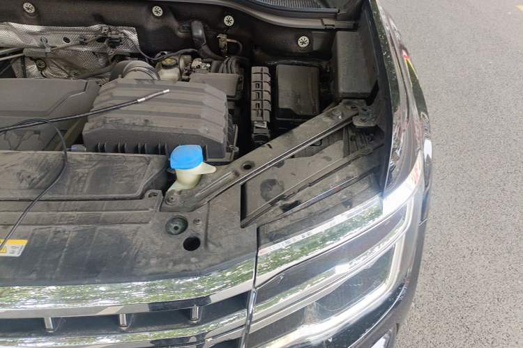 Used Volkswagen Teramont 2023 Revised 380TSI Four-Wheel Drive Prestige Flagship Edition Engine Bay Left