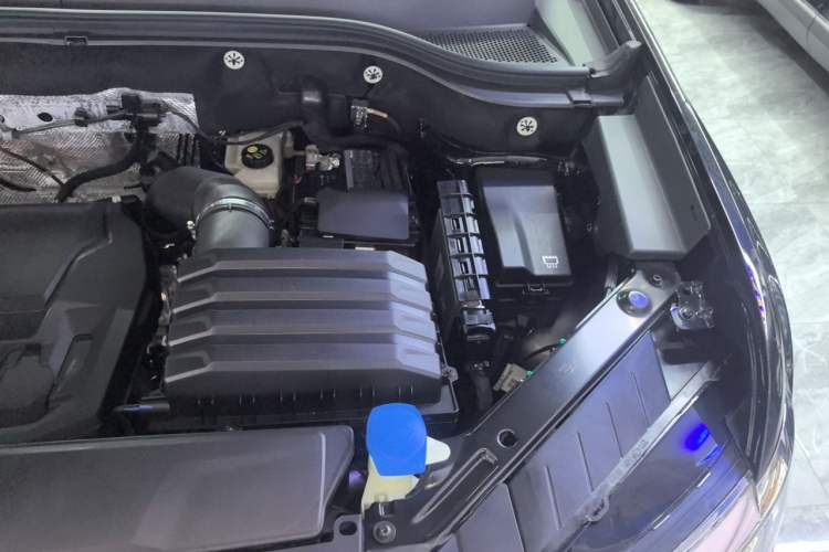 Used Volkswagen Teramont 2023 380TSI Four-Wheel Drive Prestige Luxury Edition Engine Bay Left