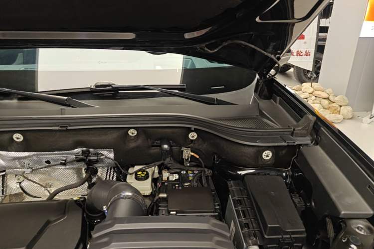 Used Volkswagen Teramont 2023 Revised 380TSI Four-Wheel Drive Prestige Flagship Edition Engine Bay Left