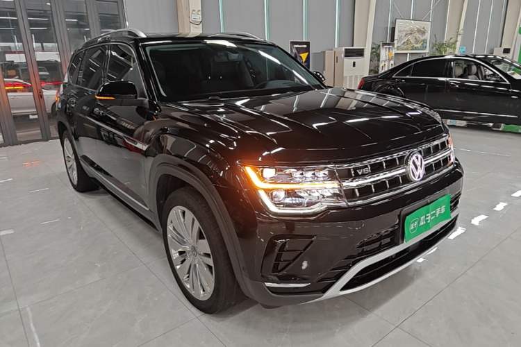 Used Volkswagen Teramont 2023 530 V6 All-Wheel Drive Prestige Flagship Edition Front Right 45 Deg