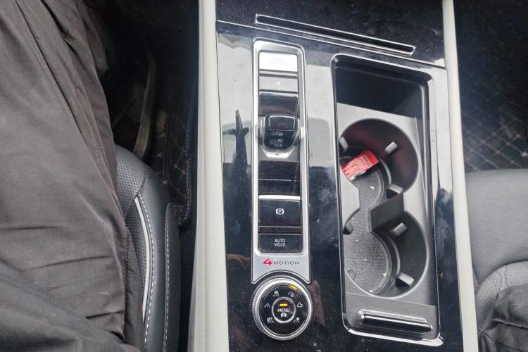 Used Volkswagen Teramont 2023 530 V6 All-Wheel Drive Prestige Flagship Edition Gear Lever