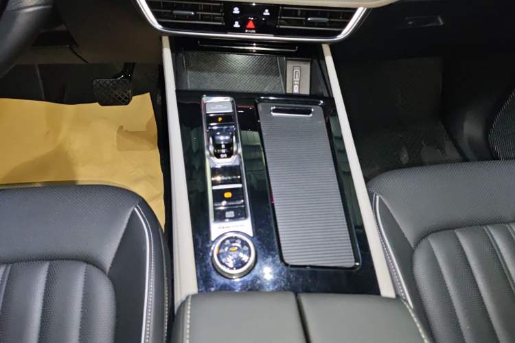 Used Volkswagen Teramont 2023 380TSI Four-Wheel Drive Prestige Luxury Edition Gear Lever