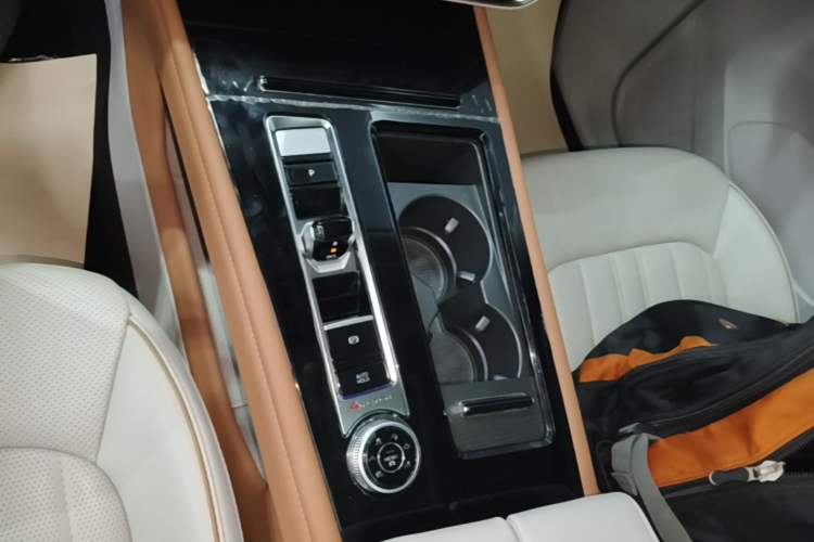 Used Volkswagen Teramont 2023 380TSI Four-Wheel Drive Luxury Edition Gear Lever