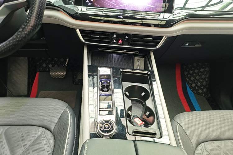 Used Volkswagen Teramont 2023 530 V6 All-Wheel Drive Prestige Flagship Edition Gear Lever