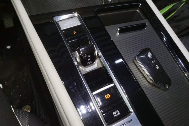 Used Volkswagen Teramont 2023 380TSI Four-Wheel Drive Prestige Luxury Edition Gear Lever