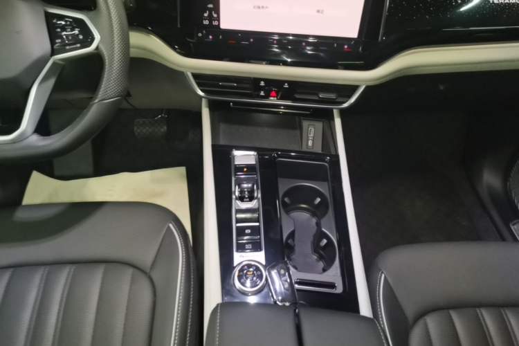 Used Volkswagen Teramont 2023 380TSI Four-Wheel Drive Luxury Edition Gear Lever