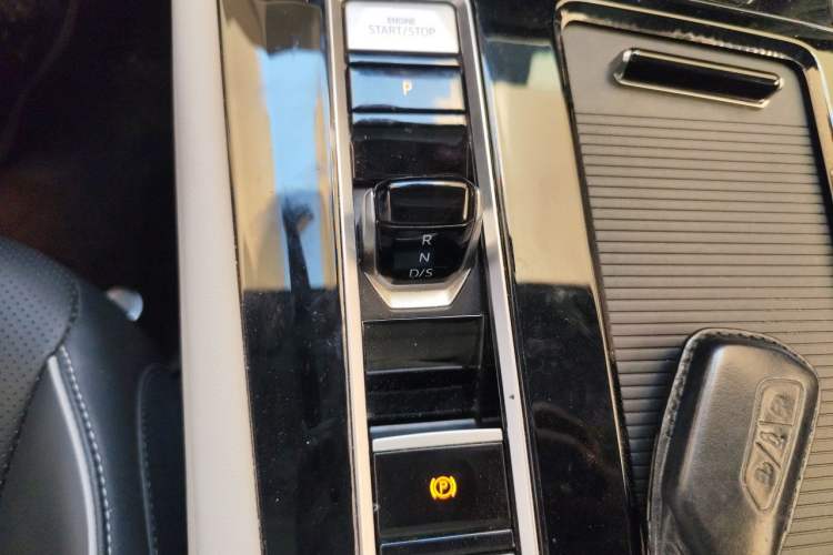 Used Volkswagen Teramont 2023 380TSI Four-Wheel Drive Luxury Edition Gear Lever