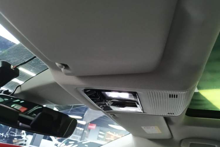 Used Volkswagen Teramont 2023 530 V6 All-Wheel Drive Prestige Flagship Edition Headliner