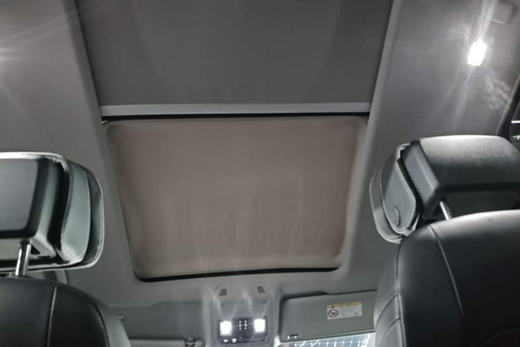 Used Volkswagen Teramont 2023 530 V6 All-Wheel Drive Prestige Flagship Edition Headliner