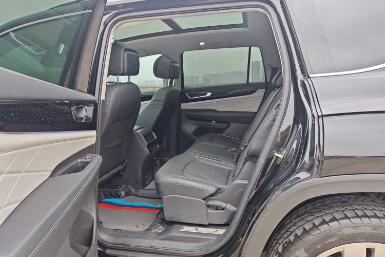 Used Volkswagen Teramont 2023 530 V6 All-Wheel Drive Prestige Flagship Edition Interior 4