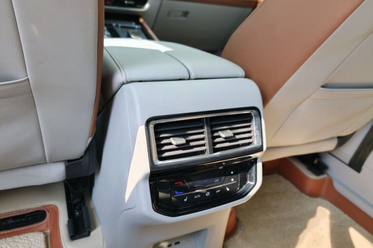 Used Volkswagen Teramont 2023 530 V6 All-Wheel Drive Prestige Flagship Edition Interior 4