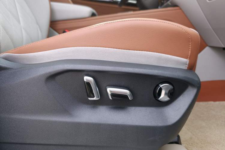 Used Volkswagen Teramont 2023 530 V6 All-Wheel Drive Prestige Flagship Edition Interior 7