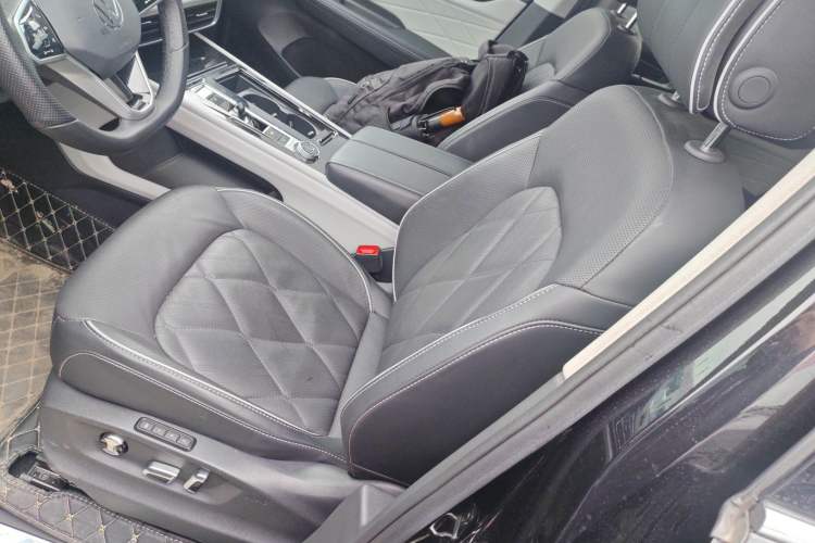 Used Volkswagen Teramont 2023 530 V6 All-Wheel Drive Prestige Flagship Edition Left Front Seat