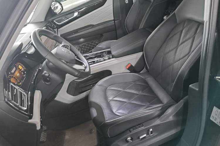 Used Volkswagen Teramont 2023 530 V6 All-Wheel Drive Prestige Flagship Edition Left Front Seat