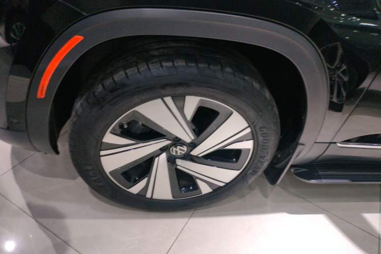 Used Volkswagen Teramont 2023 Facelift 380TSI Four-Wheel Drive Prestige Luxury Edition Left Front Wheel Hub