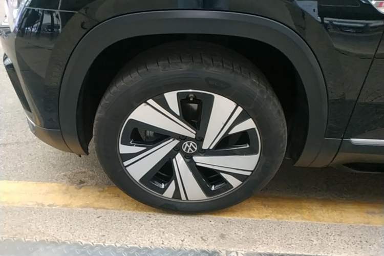 Used Volkswagen Teramont 2023 Facelift 380TSI Four-Wheel Drive Prestige Luxury Edition Left Front Wheel Hub