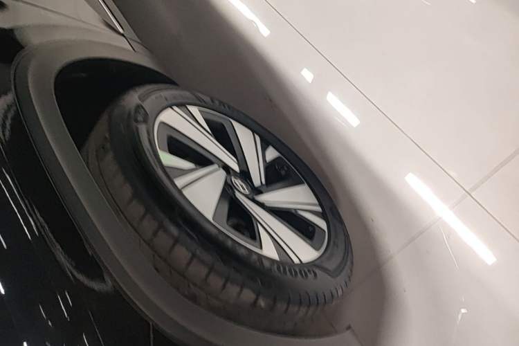 Used Volkswagen Teramont 2023 380TSI Four-Wheel Drive Luxury Edition Left Front Wheel Hub