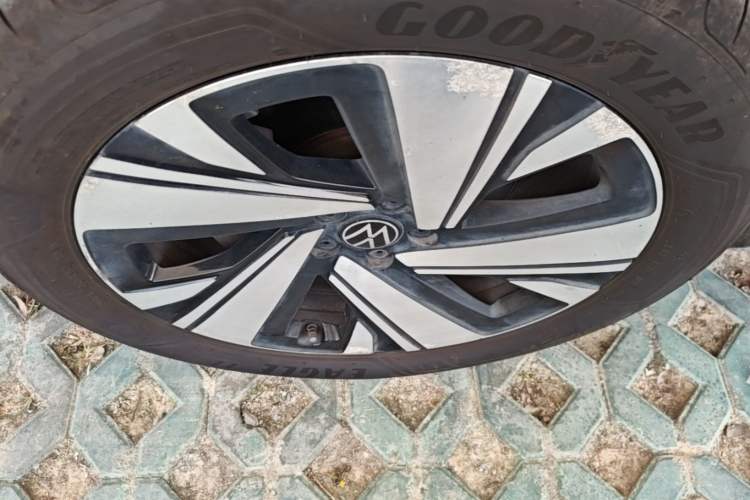 Used Volkswagen Teramont 2023 380TSI Four-Wheel Drive Prestige Luxury Edition Left Front Wheel Hub