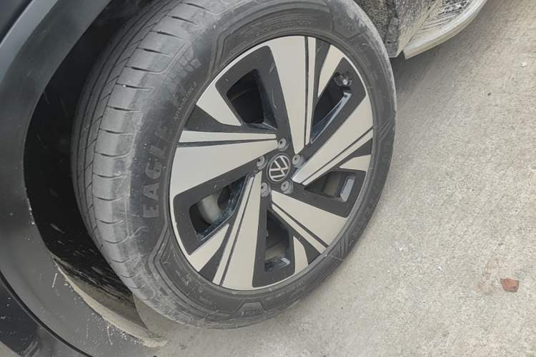 Used Volkswagen Teramont 2023 380TSI Four-Wheel Drive Prestige Luxury Edition Left Front Wheel Hub