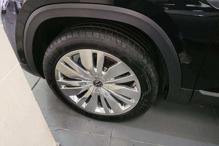 Used Volkswagen Teramont 2023 380TSI Four-Wheel Drive Prestige Flagship Edition Left Front Wheel Hub