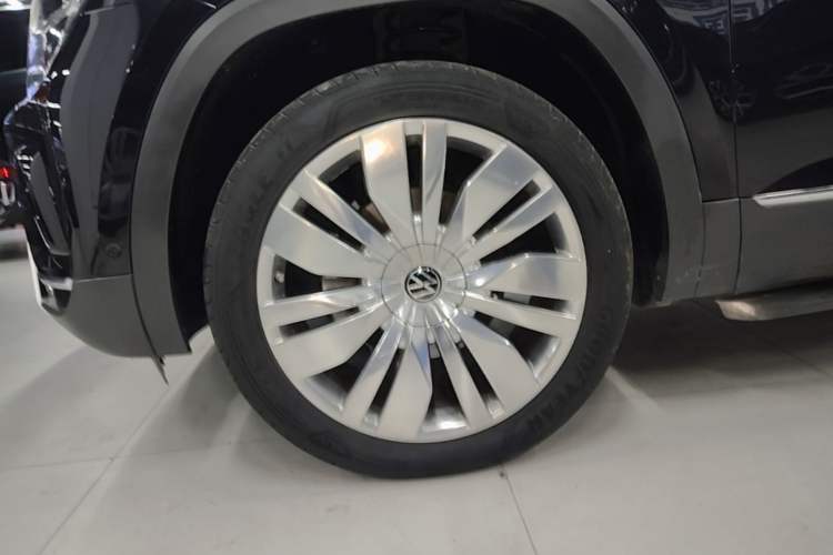 Used Volkswagen Teramont 2023 380TSI Four-Wheel Drive Prestige Flagship Edition Left Front Wheel Hub