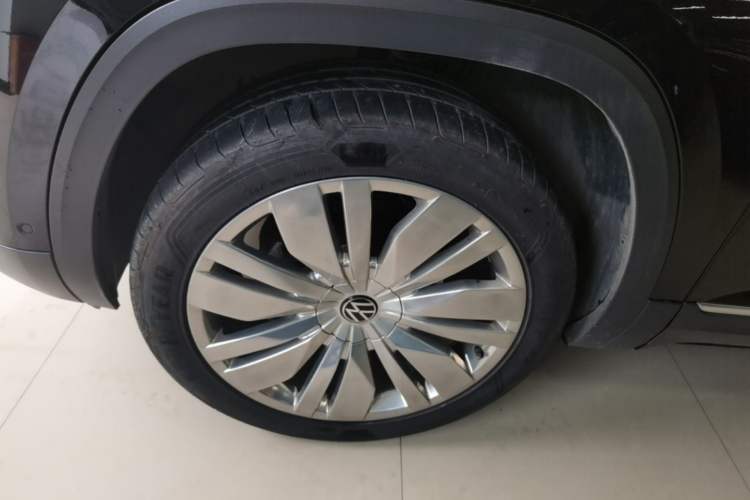 Used Volkswagen Teramont 2023 530 V6 All-Wheel Drive Prestige Flagship Edition Left Front Wheel Hub
