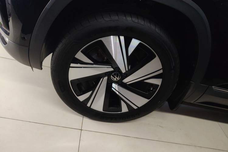 Used Volkswagen Teramont 2023 380TSI Four-Wheel Drive Prestige Luxury Edition Left Front Wheel Hub