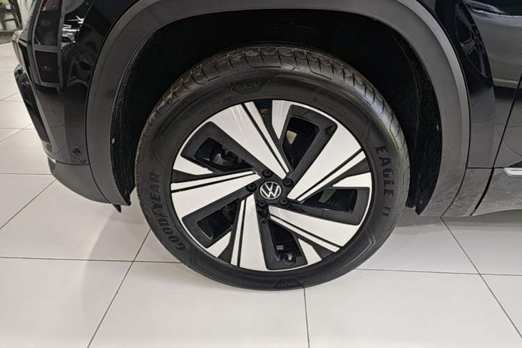 Used Volkswagen Teramont 2023 380TSI Four-Wheel Drive Prestige Luxury Edition Left Front Wheel Hub