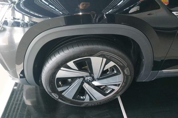 Used Volkswagen Teramont 2023 380TSI Four-Wheel Drive Luxury Edition Left Front Wheel Hub