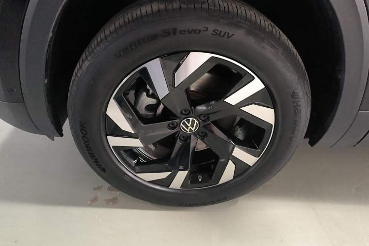 Used Volkswagen Teramont 2023 380TSI Four-Wheel Drive Luxury Edition Left Front Wheel Hub