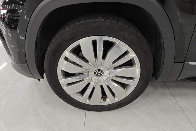 Used Volkswagen Teramont 2023 530 V6 All-Wheel Drive Prestige Flagship Edition Left Front Wheel Hub