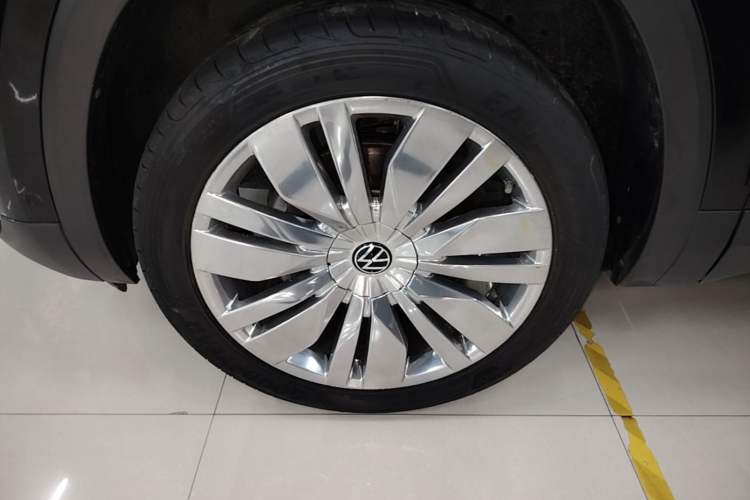 Used Volkswagen Teramont 2023 380TSI Four-Wheel Drive Prestige Luxury Edition Left Front Wheel Hub