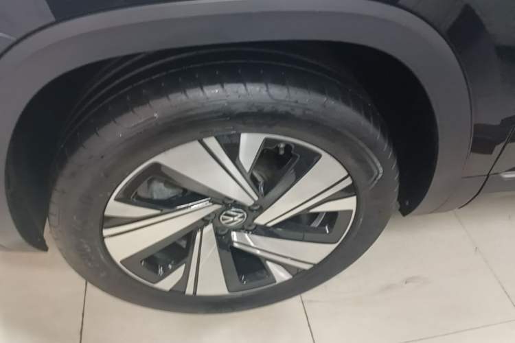 Used Volkswagen Teramont 2023 380TSI Four-Wheel Drive Prestige Luxury Edition Left Front Wheel Hub