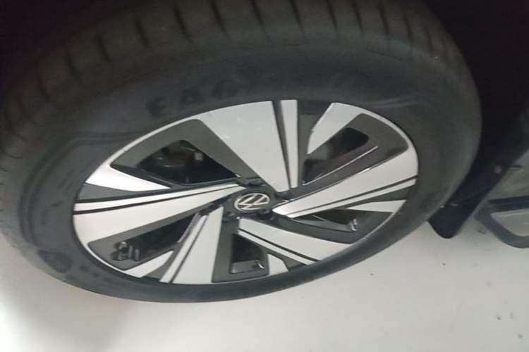 Used Volkswagen Teramont 2023 530 V6 Four-Wheel Drive Prestige Luxury Edition Left Front Wheel Hub