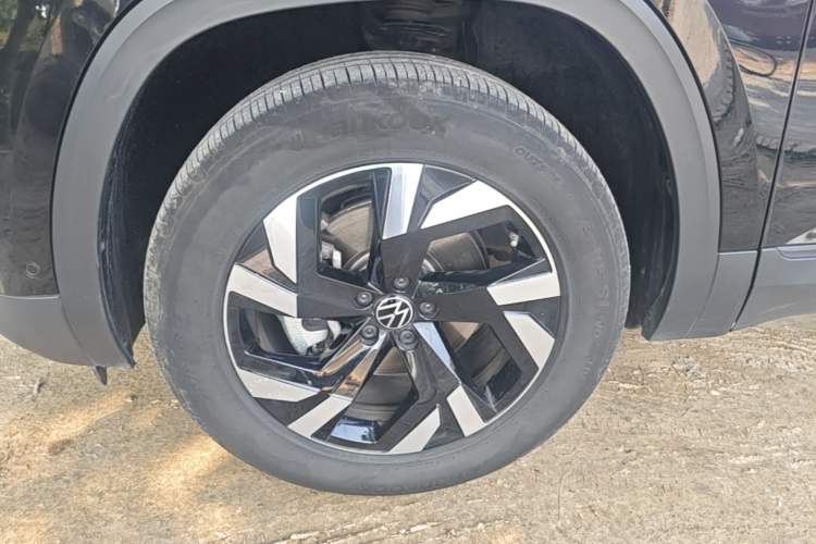 Used Volkswagen Teramont 2023 380TSI Four-Wheel Drive Luxury Edition Left Front Wheel Hub