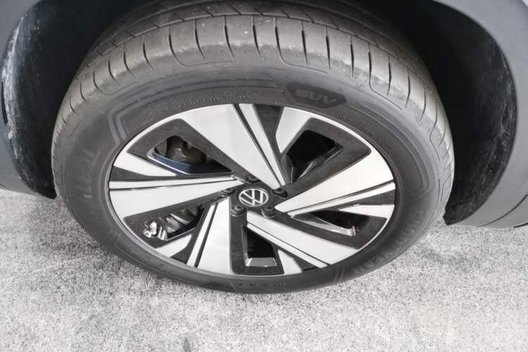 Used Volkswagen Teramont 2023 Facelift 380TSI Four-Wheel Drive Prestige Luxury Edition Left Front Wheel Hub