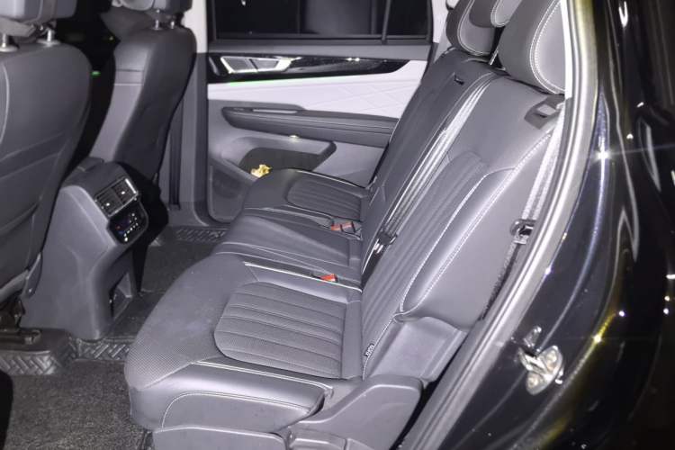 Used Volkswagen Teramont 2023 380TSI Four-Wheel Drive Prestige Luxury Edition Left Rear Seat