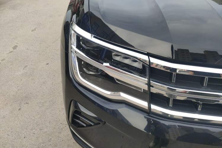 Used Volkswagen Teramont 2023 330TSI Two-Wheel-Drive Prestige Luxury Edition Right Front Headlight