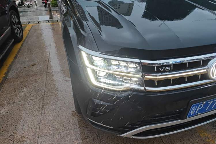 Used Volkswagen Teramont 2023 530 V6 All-Wheel Drive Prestige Flagship Edition Right Front Headlight