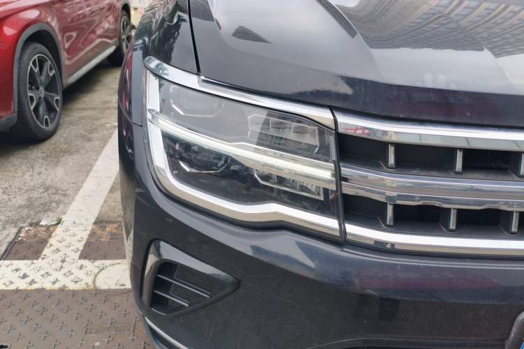 Used Volkswagen Teramont 2023 380TSI Four-Wheel Drive Prestige Luxury Edition Right Front Headlight