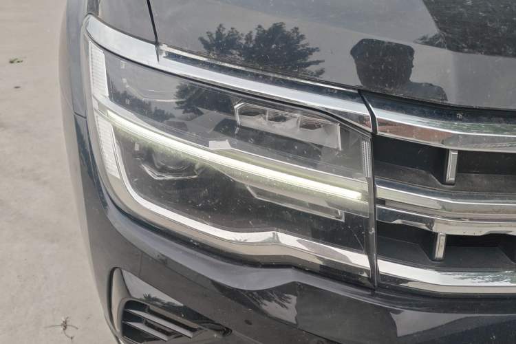 Used Volkswagen Teramont 2023 380TSI Four-Wheel Drive Prestige Luxury Edition Right Front Headlight