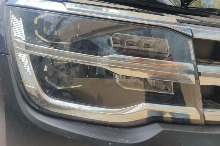 Used Volkswagen Teramont 2023 Facelift 380TSI Four-Wheel Drive Prestige Luxury Edition Right Front Headlight
