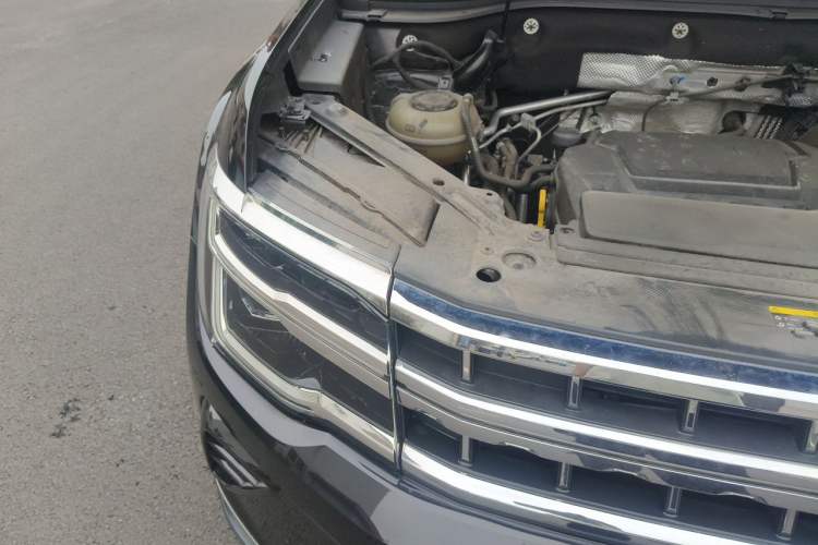 Used Volkswagen Teramont 2023 380TSI Four-Wheel Drive Prestige Flagship Edition Right Front Headlight